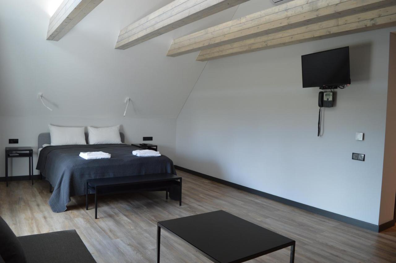 Baltas Gandras Hotel Naisiai ภายนอก รูปภาพ