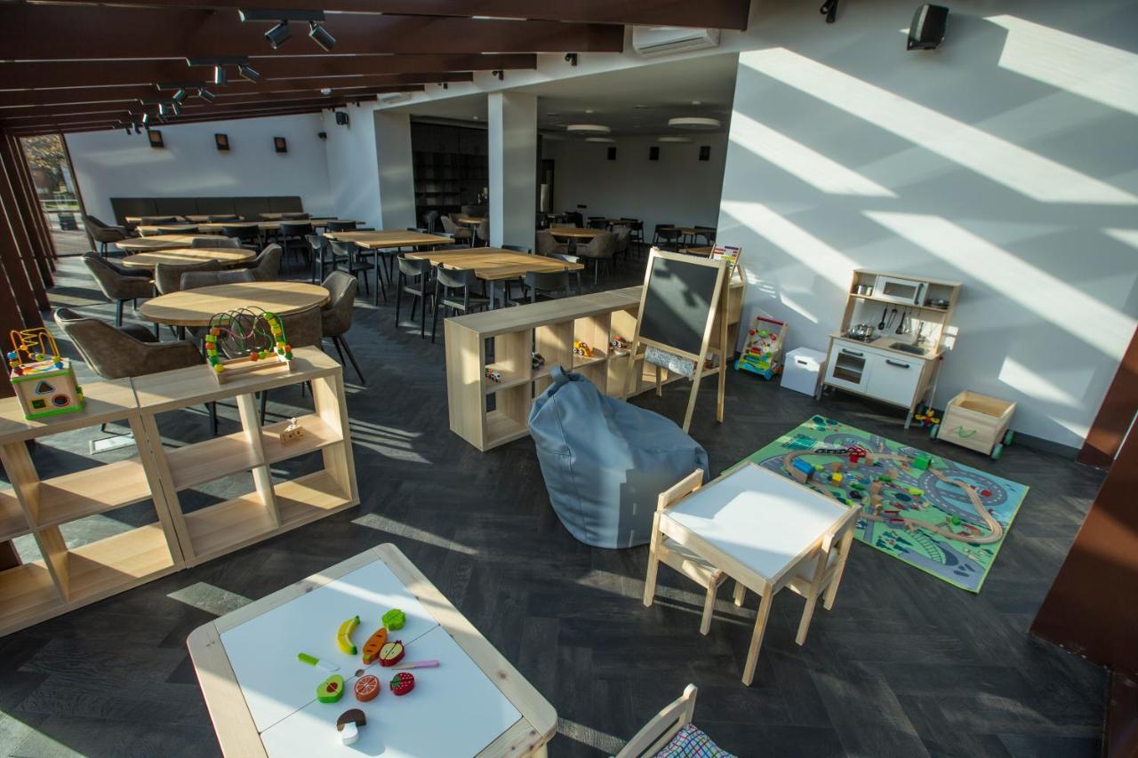 Baltas Gandras Hotel Naisiai ภายนอก รูปภาพ